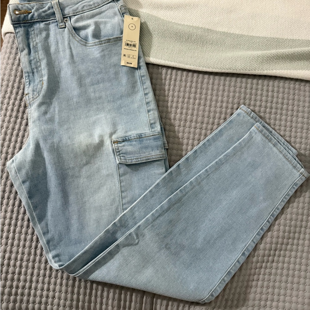 Cargo Light Wash Women’s Skinny Jeans